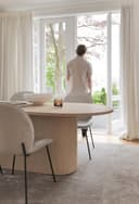 Linea ovalt spisebord 220 x 102 cm