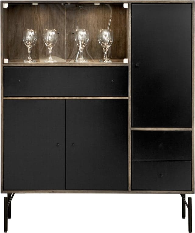 Bilde av Square høy skjenk (106 x 42, H 127 cm. Modulsystem oppsett 121, high cube i mørk smoked heltre, svarte fronter, svarte metallben og led-lys)