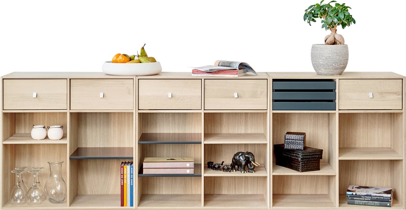 Bilde av Square reol (212 x 34, H 71 cm. Modulsystem oppsett 86, massiv eik, hvitoljet)