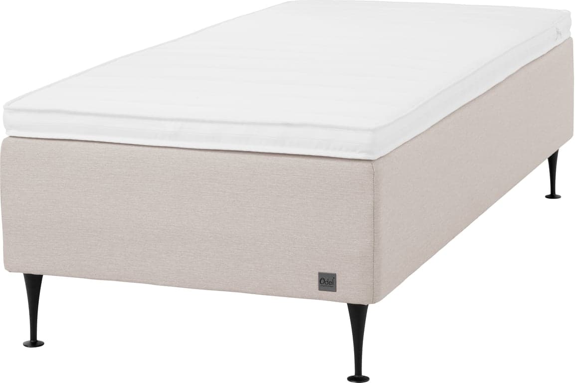 Bilde av Odel® Foss rammeseng 90x200 (Tekstil Dovre Kritt, medium liggekomfort, inkludert Odel 35 overmadrass og sengeben)