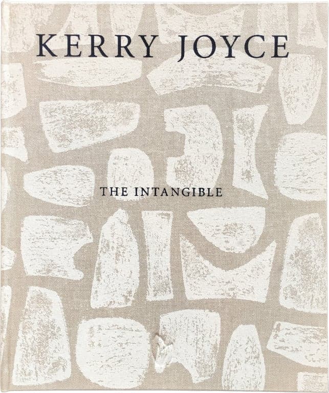 Bilde av Kerry Joyce: The Intangible (Fra den spennende kolleksjonen av dekorative coffee table books fra New Mags)