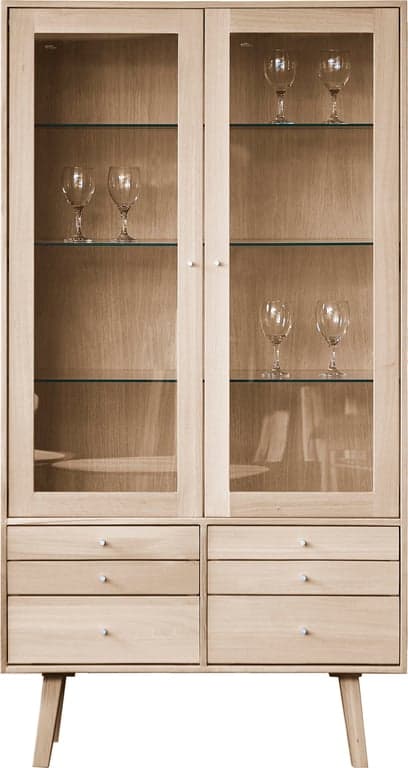 Bilde av Square vitrineskap (95 x 42, H 182 cm. Modulsystem oppsett 126, vitrineskap i hvitoljet eik heltre med glasshyller, glassdørerr og led lys)