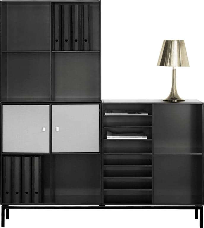 Bilde av Square reol (142 x 34, H 157 cm. Modulsystem oppsett 173, flott modulopbygget reol i malt MDF svart med treben)