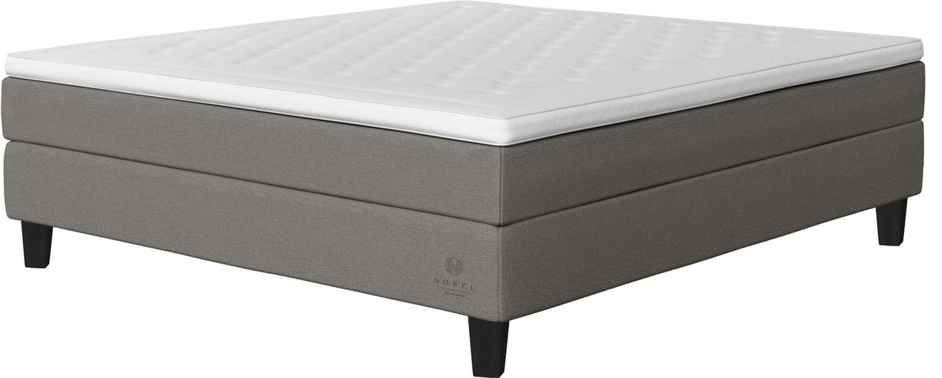 $Bilde av Nobel by Jensen kontinental 210x210 (Tekstil Linen 142, fast/x-fast liggekomfort, inkludert overmadrass og svarte treben)