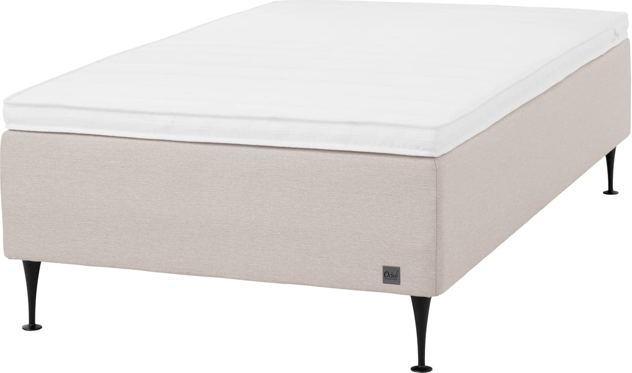 Bilde av Odel® Foss rammeseng 140x200 (Tekstil Dovre Kritt, medium liggekomfort, inkludert Odel 35 overmadrass og sengeben)