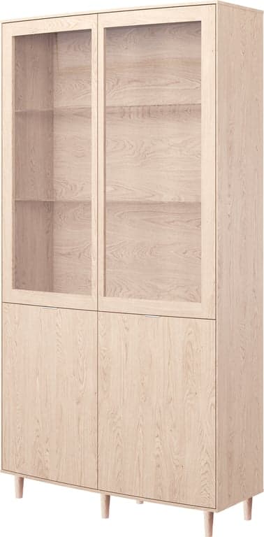 Bilde av Editions by Skovby vitrineskap 420 (100 x 37, H 192 cm, 4-dørs vitrine med lys, hvitoljet eik)