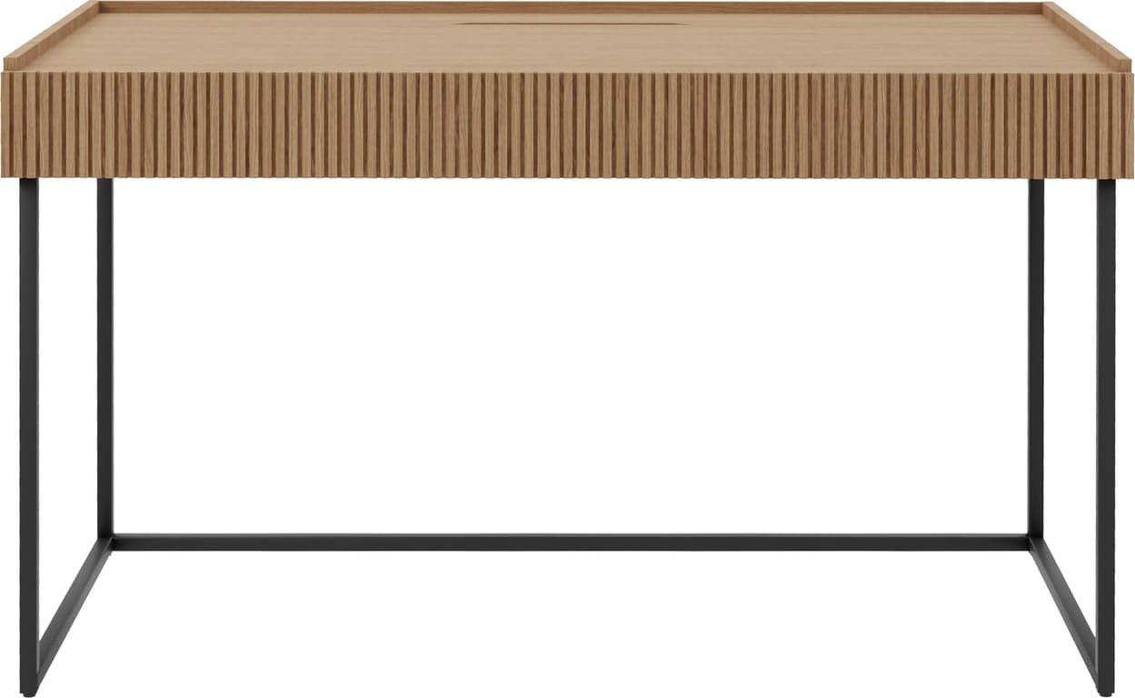 Bilde av Linea skrivebord (130 x 55, H 76 cm, m/metallben, lys naturoljet)