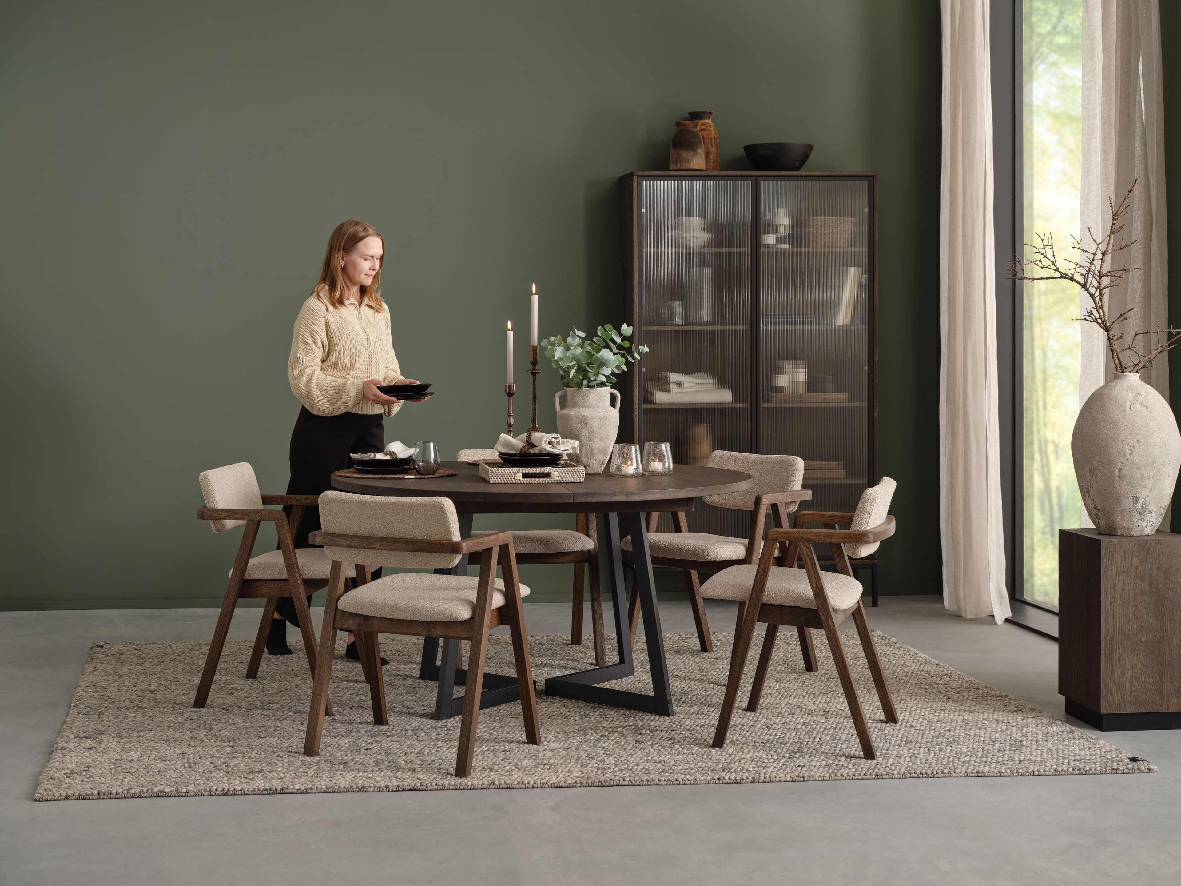 Spisebord og spisestoler fra Fagmøbler