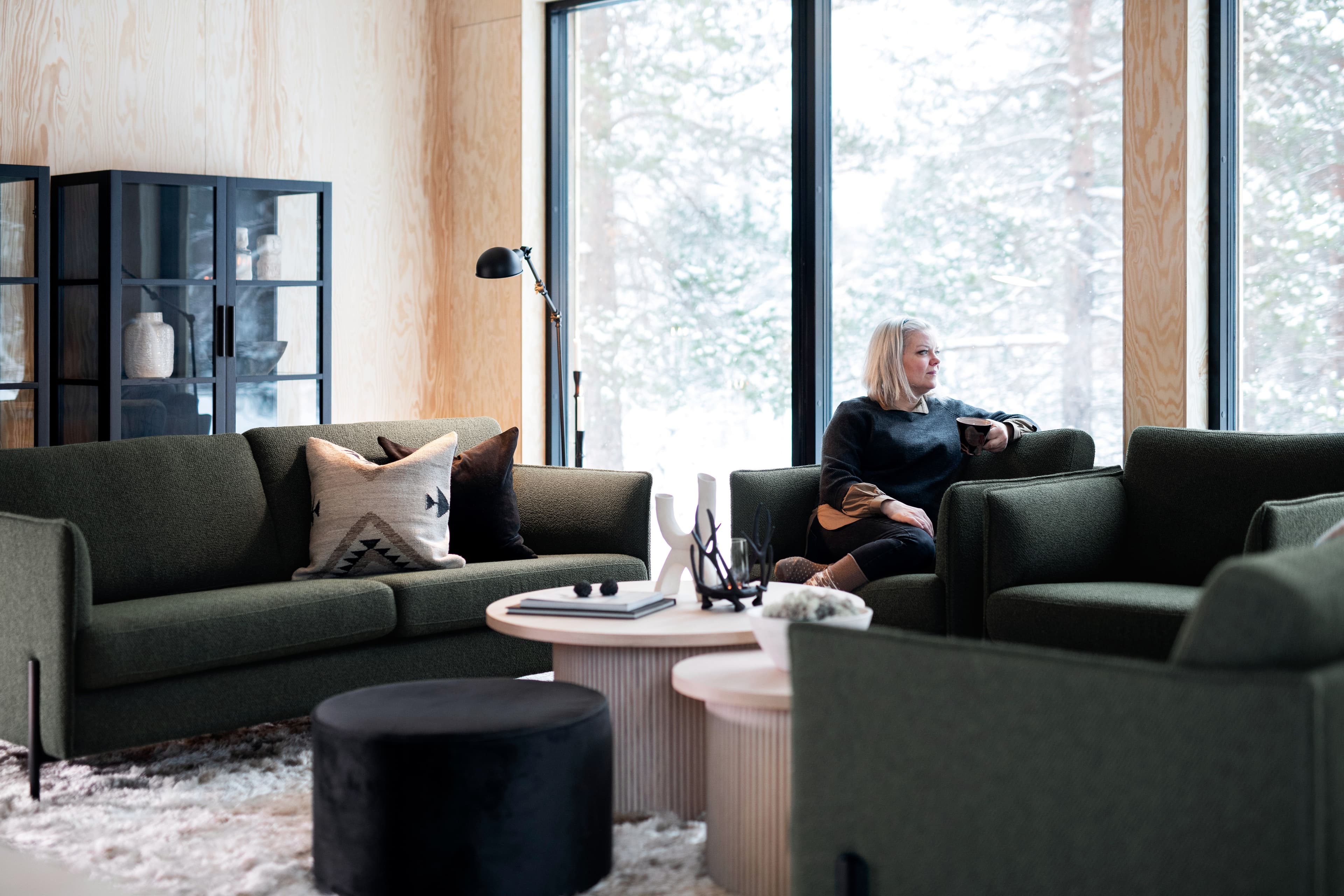 Sone høy modulsofa fra Fagmøbler i moderne hytte