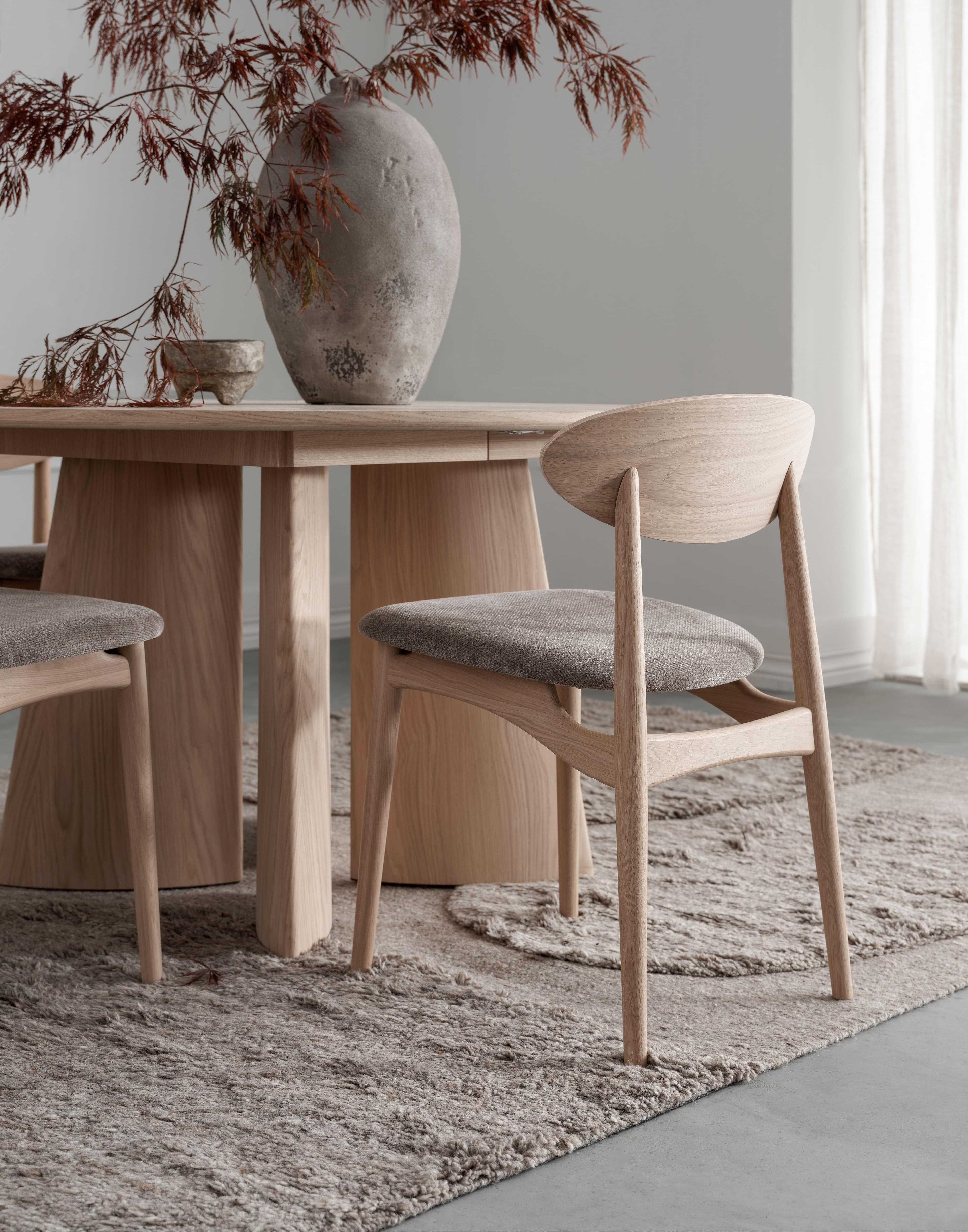 Skovby spisebord og spisestoler