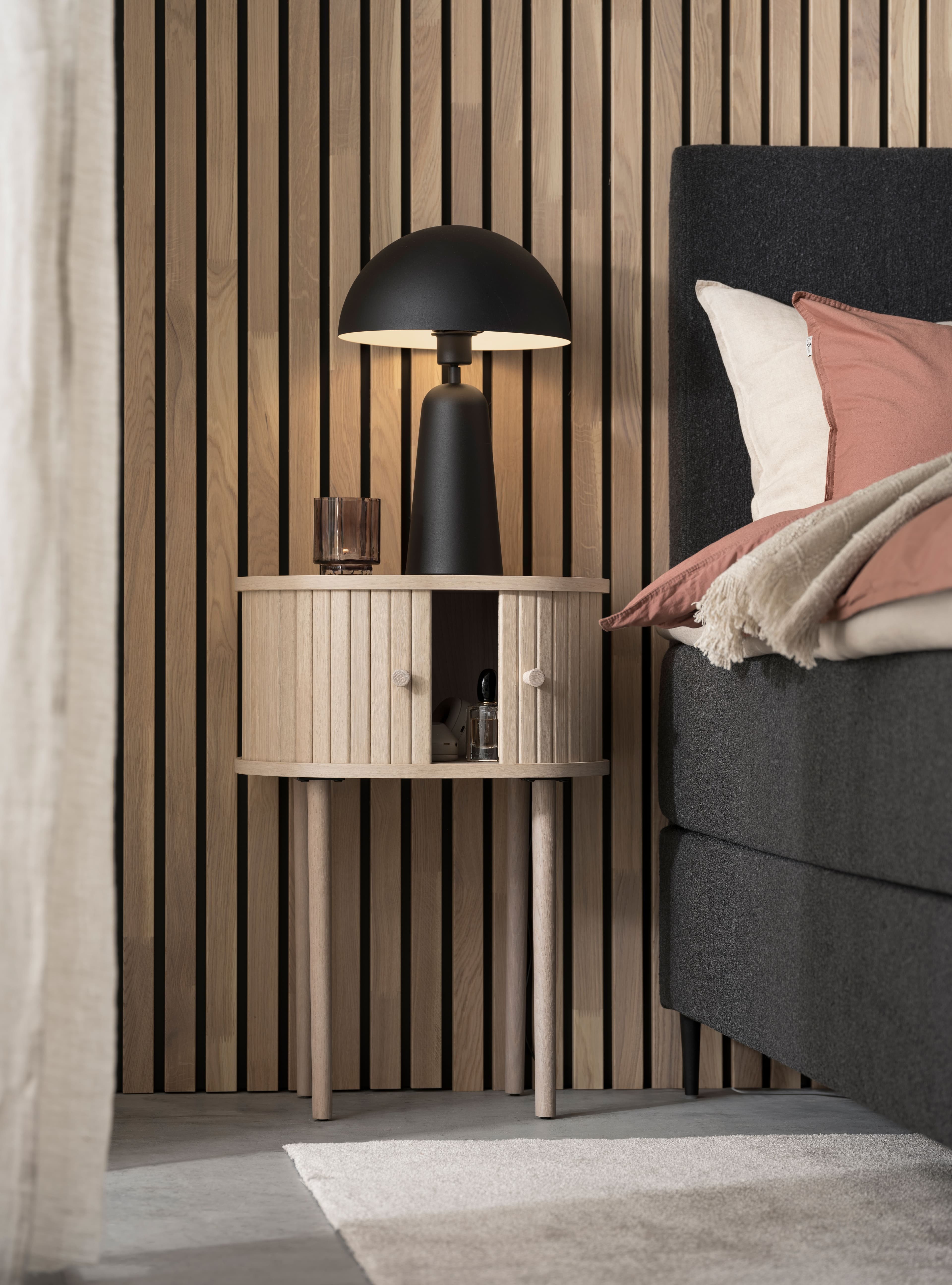 Slide nattbord fra Fagmøbler